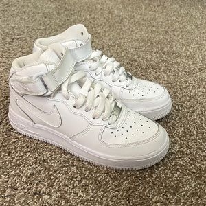 Nike Air Force mids